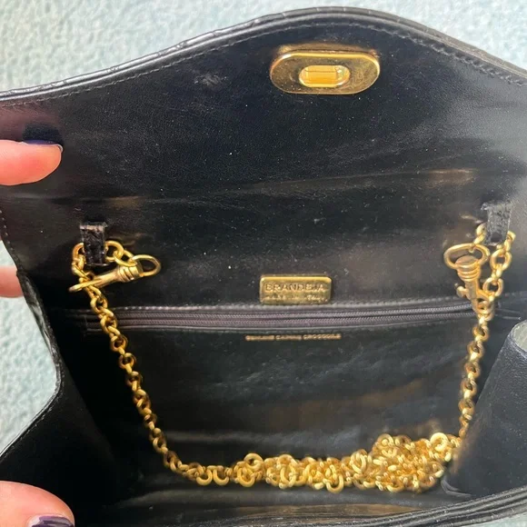 Chic Black Crocodile-Embossed Clutch - Picture 5 of 6